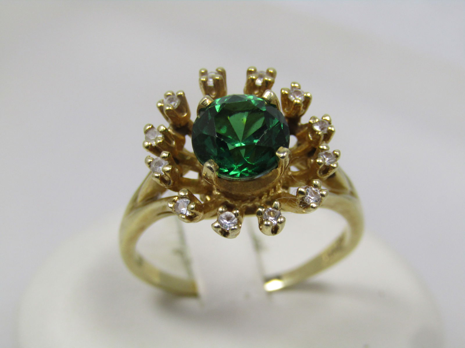 Vintage 14kt Green Spinal White Topaz Ring, Sz. 10, 1970's-1980's, Signed: Title:Vintage 14kt Green Spinal White Topaz Ring, Sz. 10, 1970's-1980's, Signed Description:Vintage 14kt Green Spinal White Topaz Ring, Sz. 10, 1970's-1980's, Signed BGF. It is marked 14kt. This ring