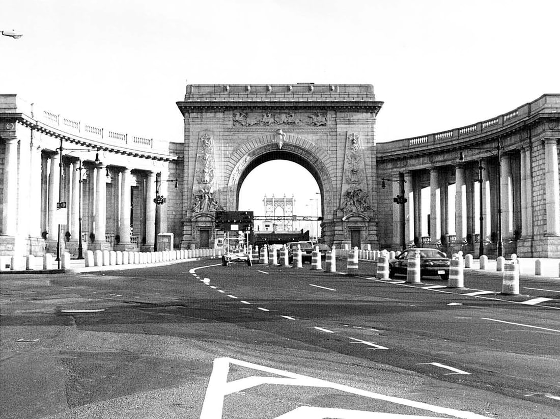 MANHATTAN BRIDGE ENTRANCE_NEW YORK CITY: Title: MANHATTAN BRIDGE ENTRANCE_NEW YORK CITY Artist/Source: CLARK SHEFFIELD Original Date: UNKNOWN Dimensions: 8X10 / 10X8 ACCORDINGLY Description: || UNITED STATES SHIPPING ONLY! || This lot is a D