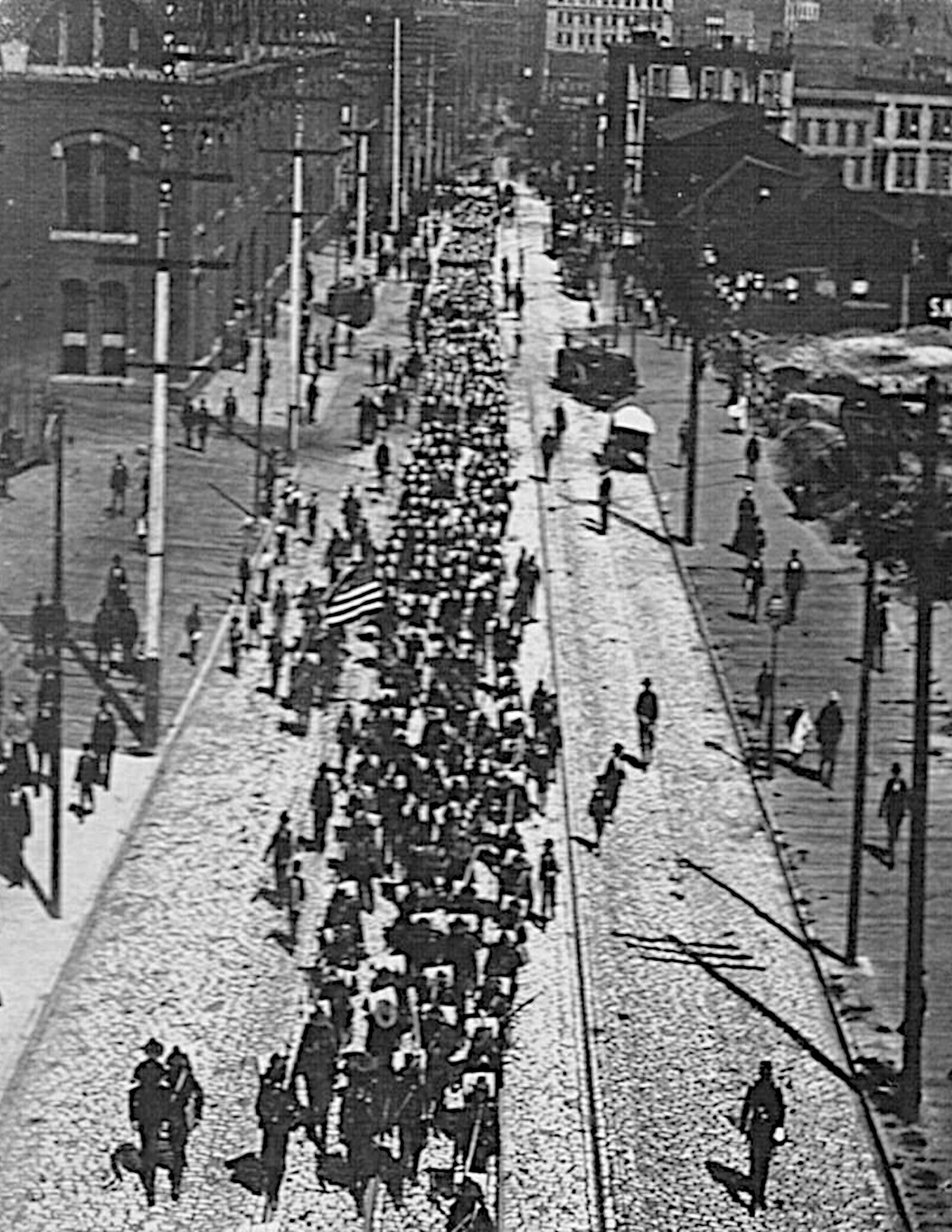 SPANISH AM. WAR,VOLUNTEERS JOINING 4TH EXPEDITION FOR MANILLA: Title: SPANISH AM. WAR,VOLUNTEERS JOINING 4TH EXPEDITION FOR MANILLA Artist/Source: KEYSTONE VIEW CO. Original Date: EXACT YEAR UNKNOWN Dimensions: 8X10 Description: || UNITED STATES SHIPPING ONLY! ||