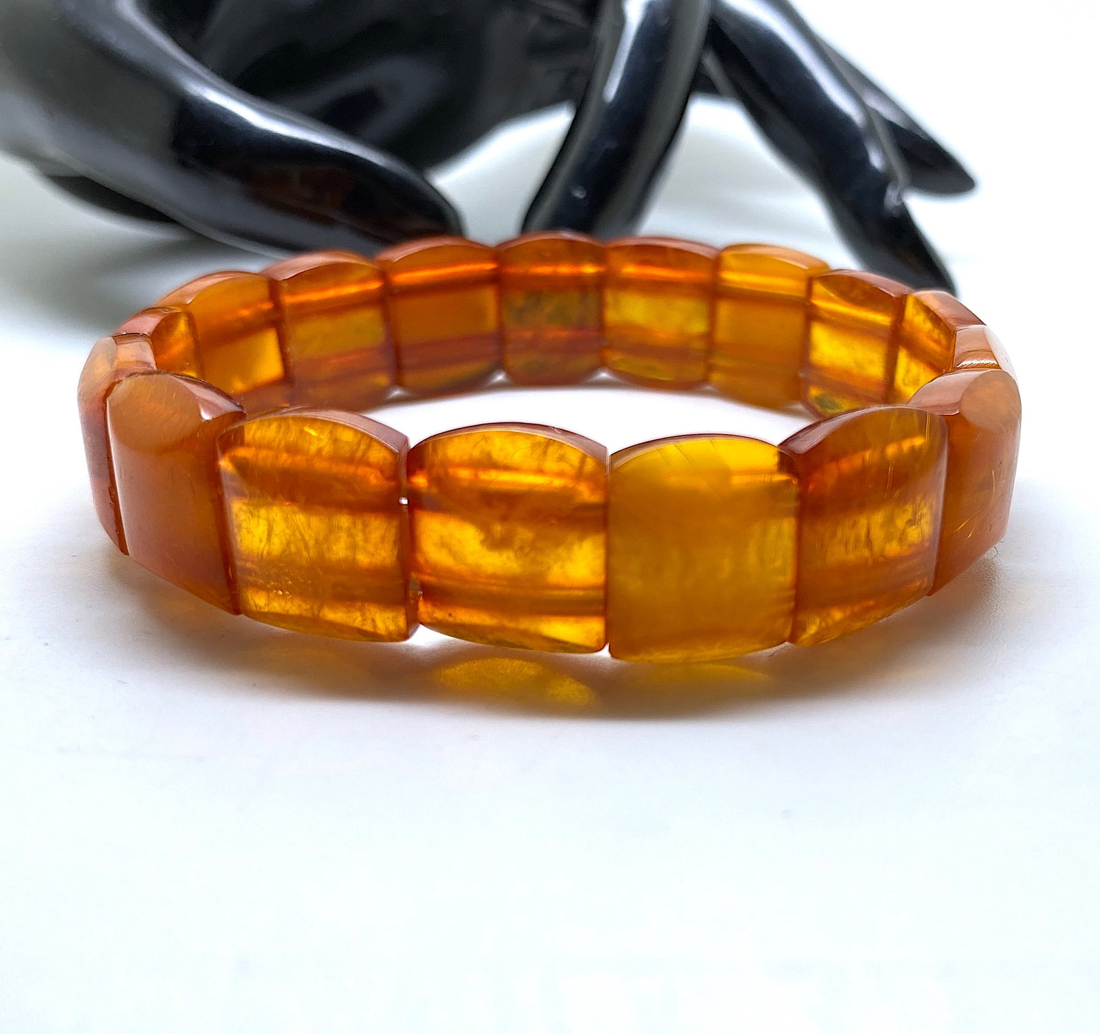 Incredible Unique Vintage Amber Bracelet made from Barrel shaped Amber beads: Title:Incredible Unique Vintage Amber Bracelet made from Barrel shaped Amber beads Metal:None Gemstone:Amber Weight:13.4 g Size:Bead size: 16.0 x 12.0 mm Bead size: 0.63 x 0.472 inches Made of:(Recons