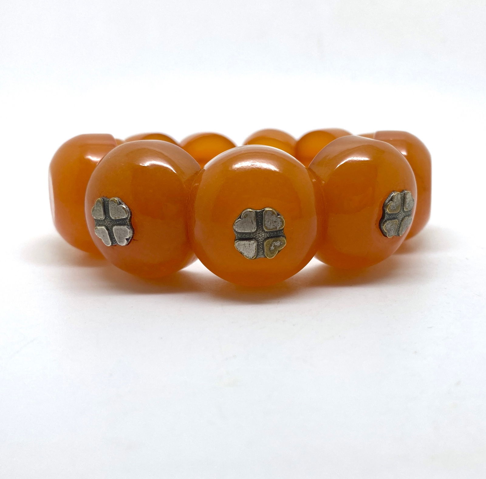 Amazing Unique Vintage Amber Bracelet made from Round Amber beads: Title:Amazing Unique Vintage Amber Bracelet made from Round Amber beads Metal:None Gemstone:Amber Weight:41.8 g Size:Bead size: From 24.0 to 19.0 mm Bead size: 0.945 to 0.748 inches Made of:(Reconstit