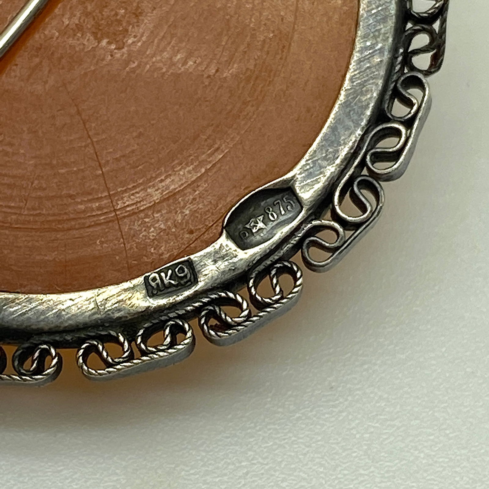 Alluring Vintage Amber Brooch - 4