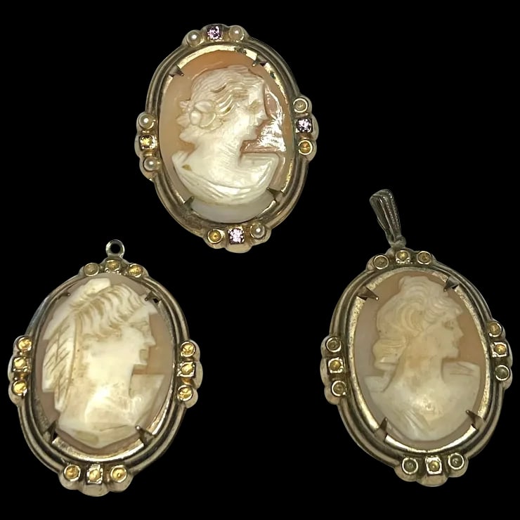 Collection of Vintage Cameos: Title: Collection of Vintage Cameos Description: Collection of Vintage Cameos No Hallmarks SeenMetal- Two Pendants and 1 BroochTotal Weight 22.8 gramsAll Measure Approx. 1.5 x 1 inches Date/Period: Vi