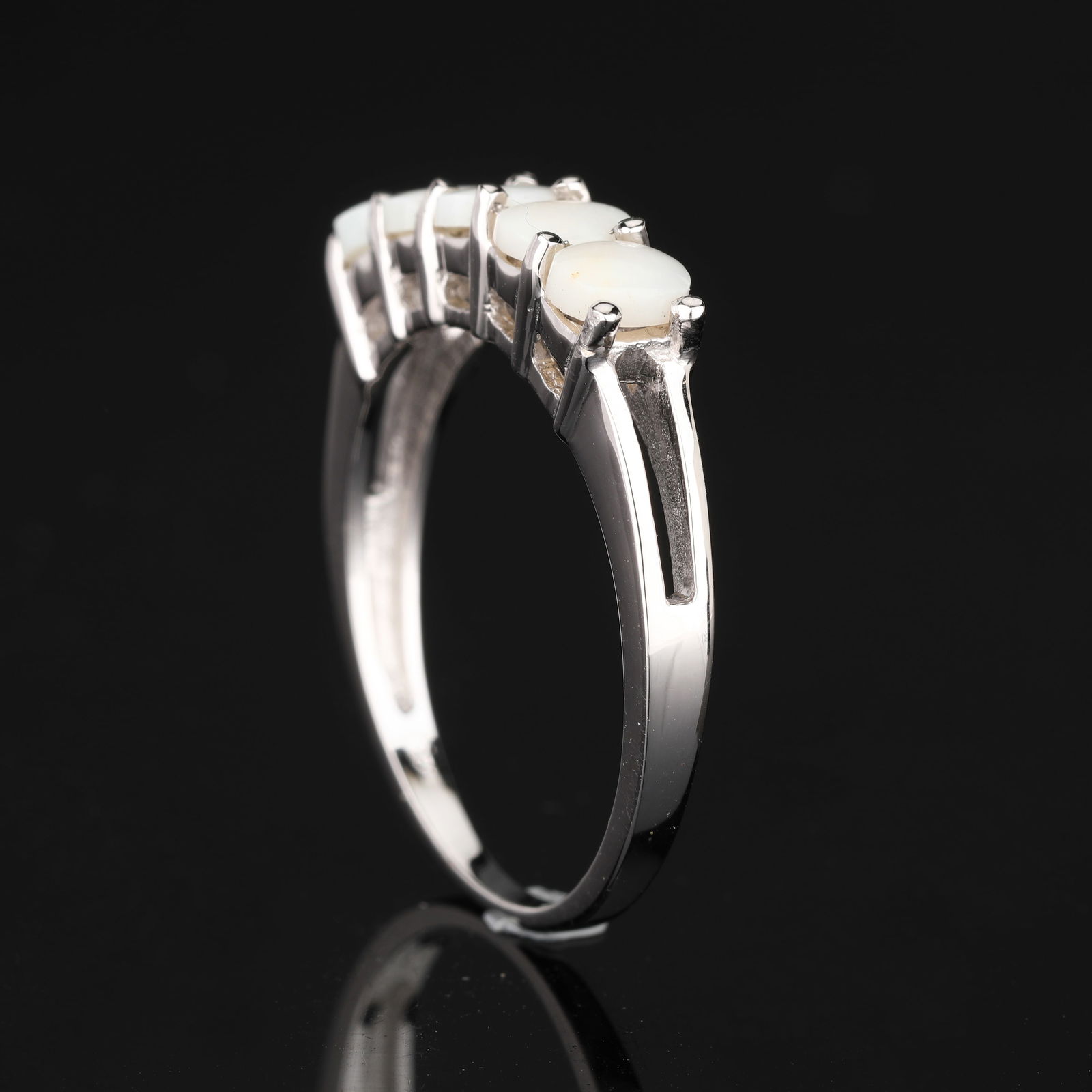 Ring: Opal CAB Oval 5x4mm