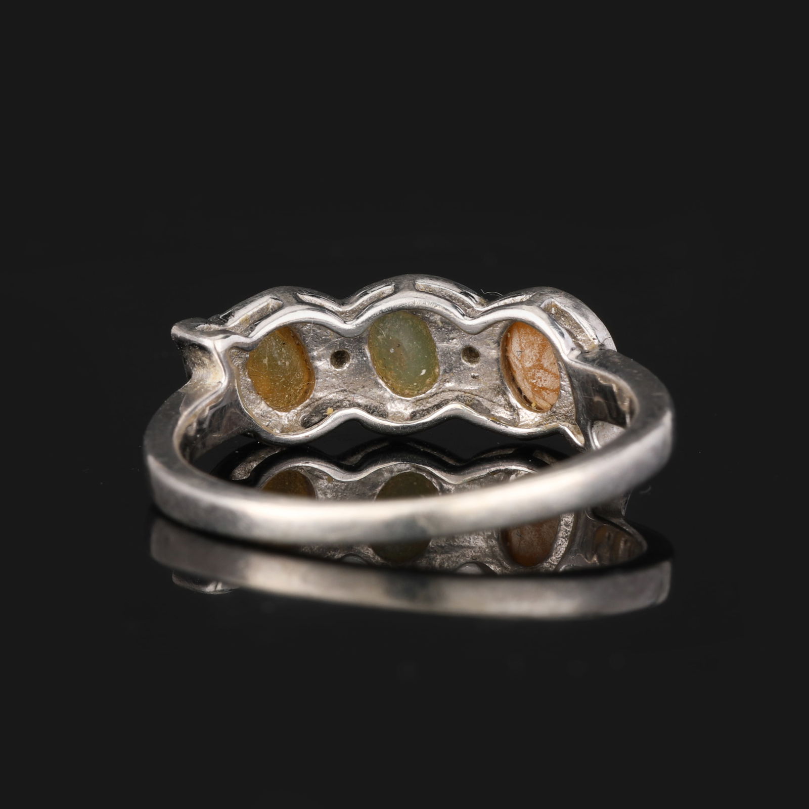 Ring: Ethiopian Opal(FIRE) Faceted Oval 5x3mm - 4