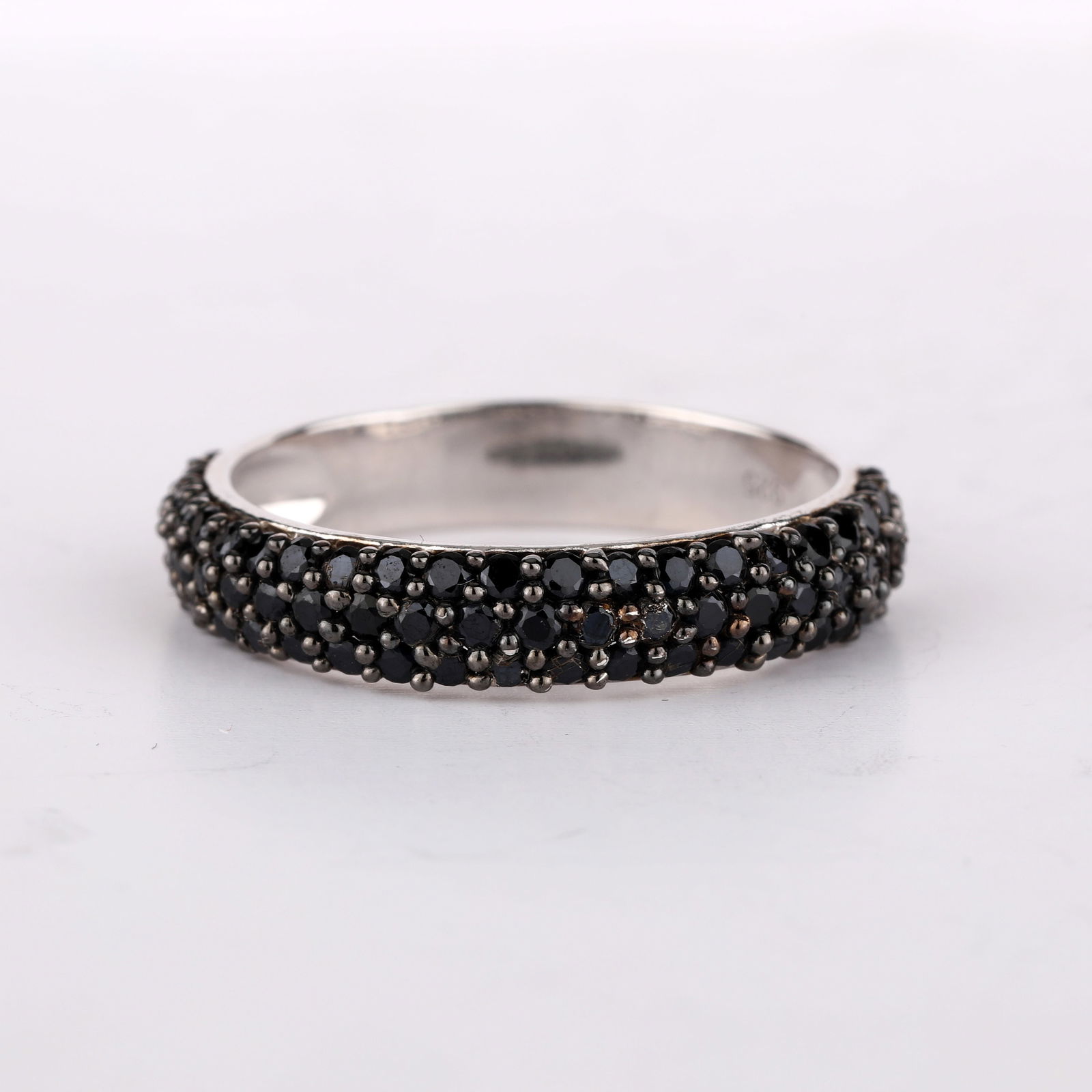 Ring: Black Spinel Round 1.50mm - 2