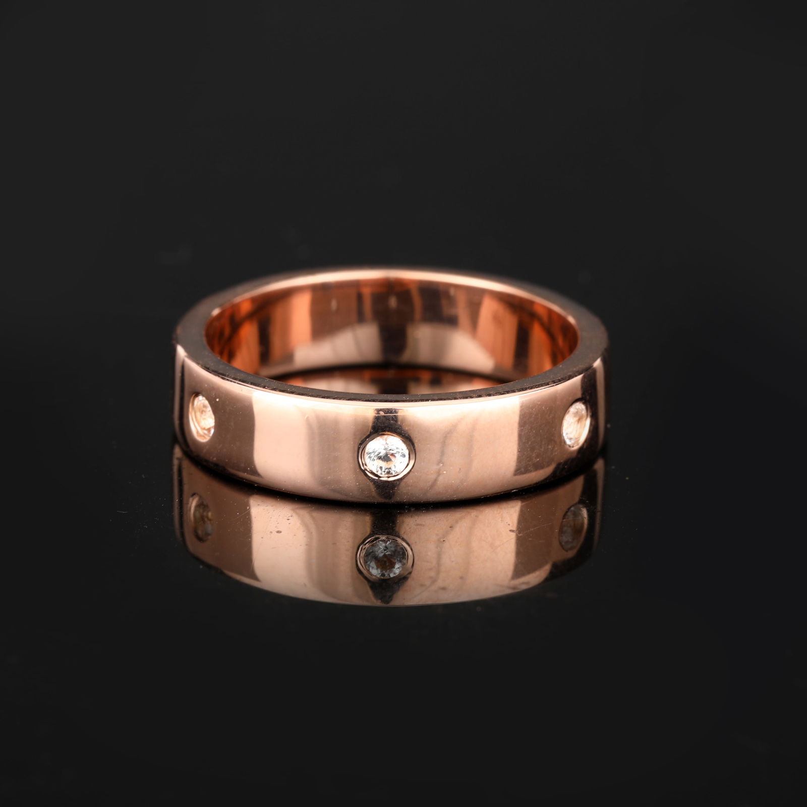 Ring: White Topaz Round 2.00mm - 2