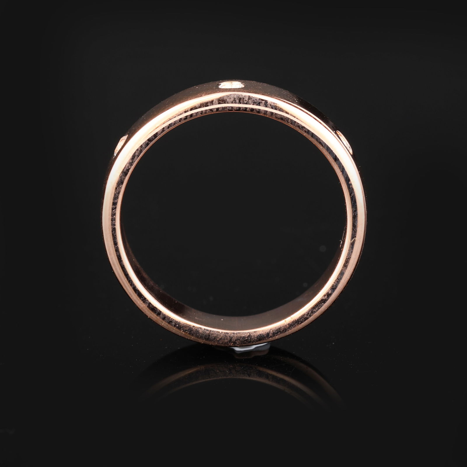 Ring: White Topaz Round 2.00mm - 5
