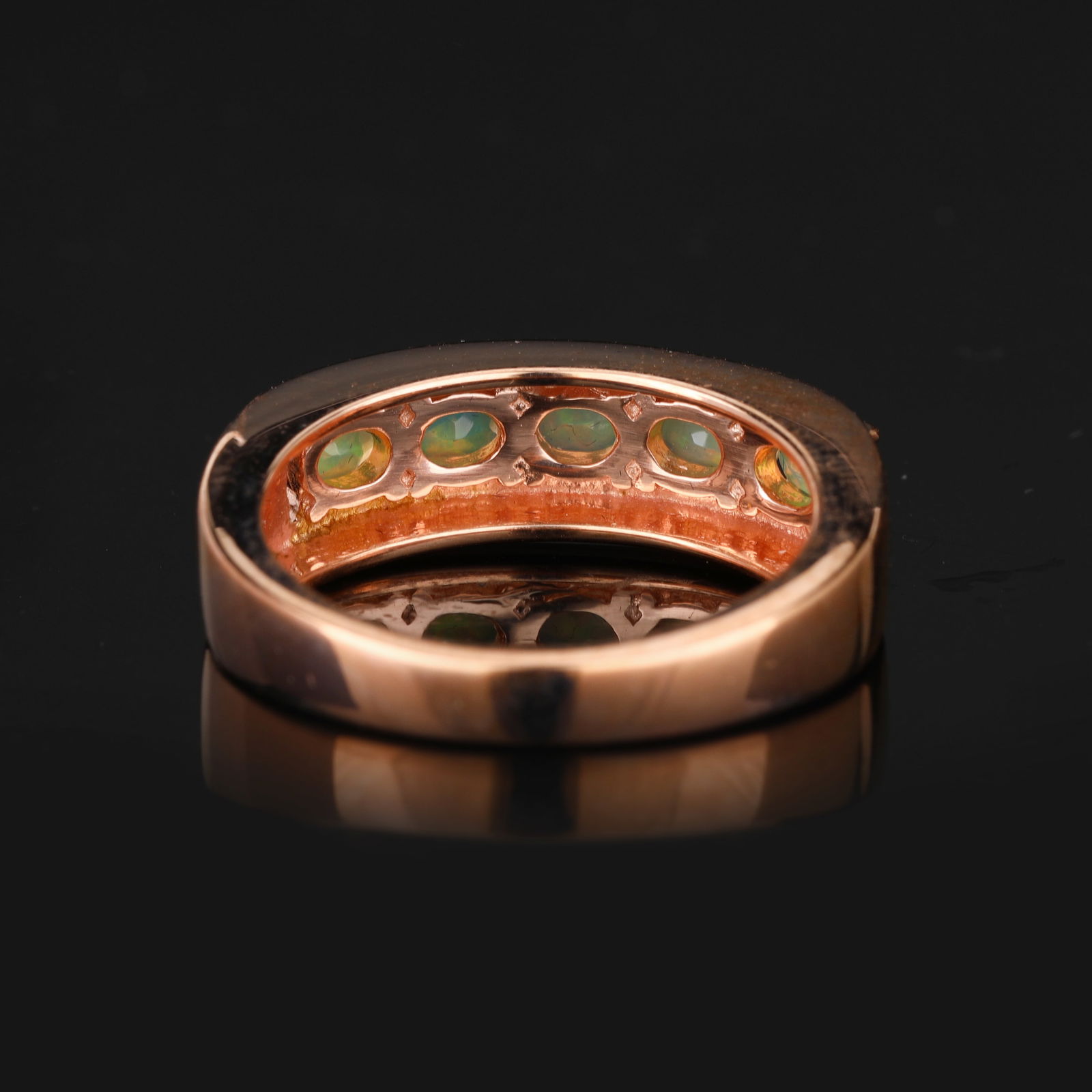 Ring: Ethiopian Opal Faceted Oval 4x3mm - 4