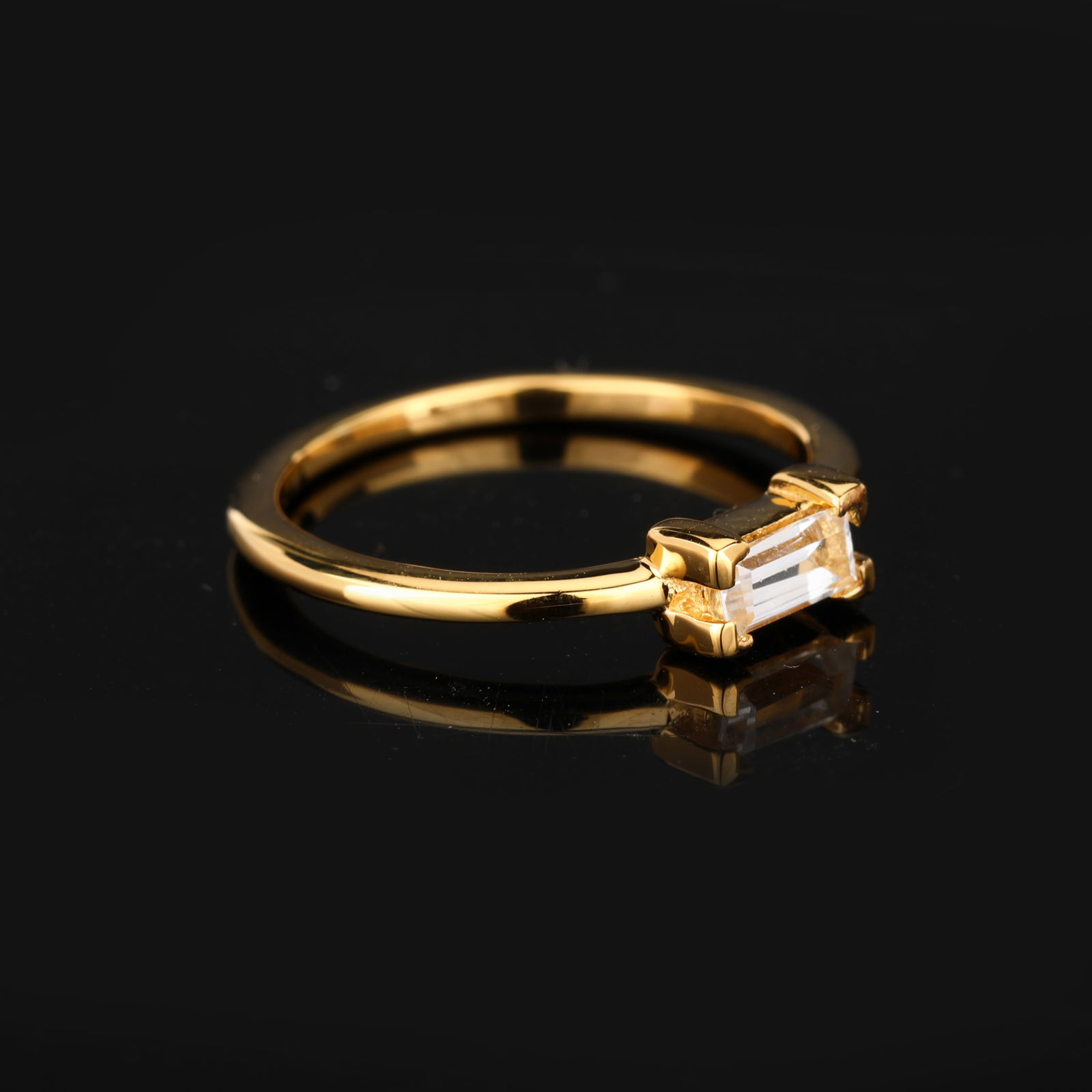 Ring: White Topaz Baguette 5x2.50mm - 3