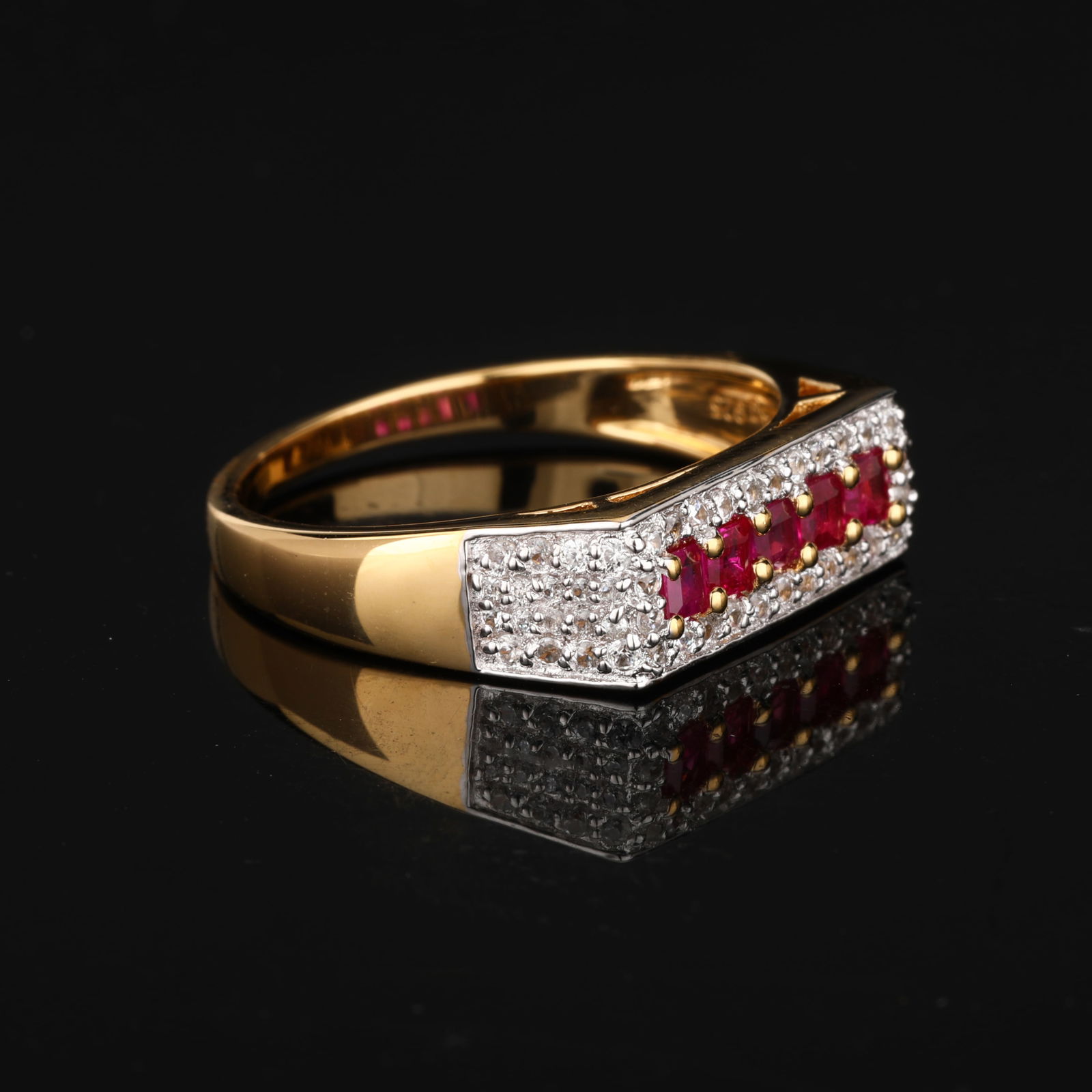Ring: Bkk Ruby Square 2.50mm - 3