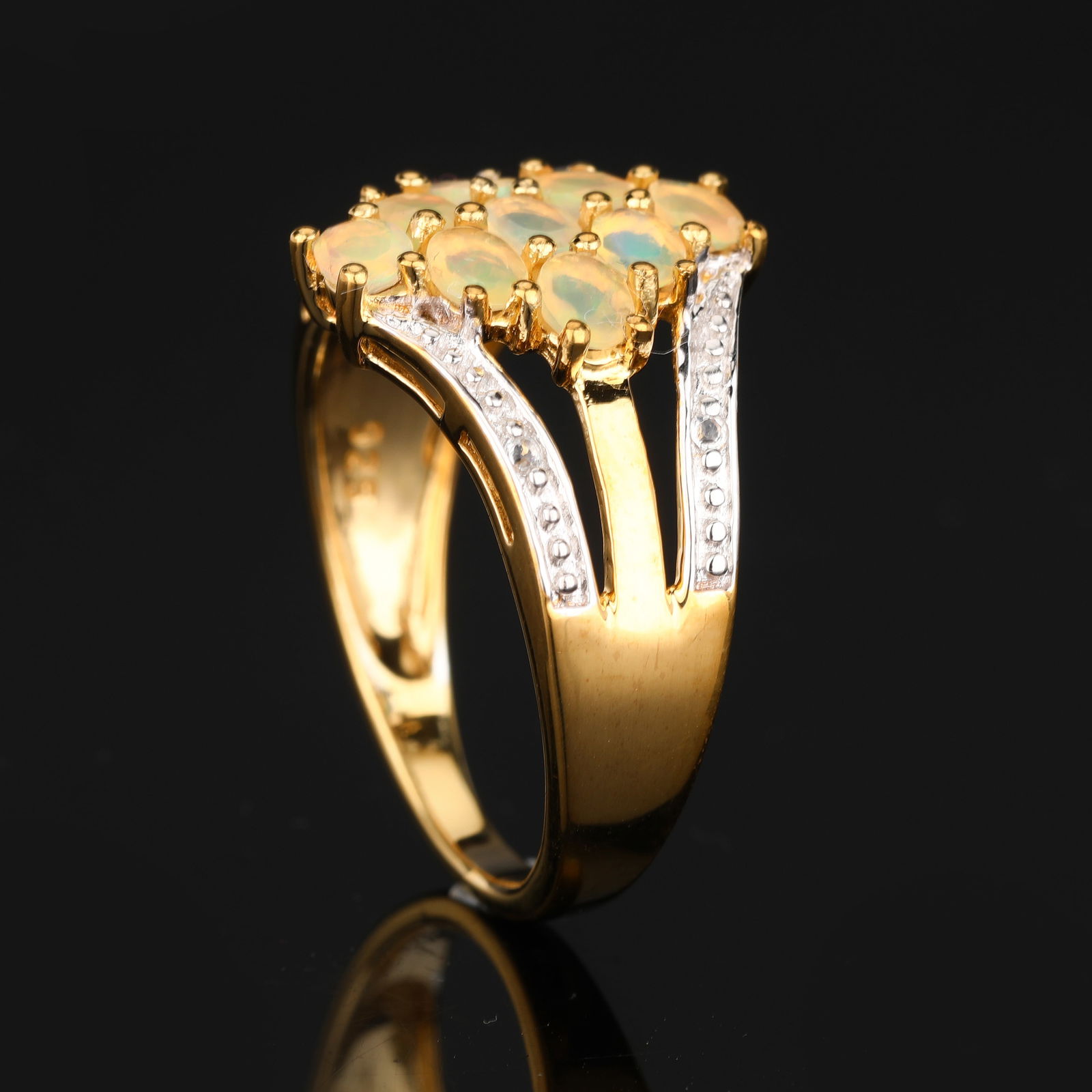 Ring: Ethiopian Opal Oval 4x3mm