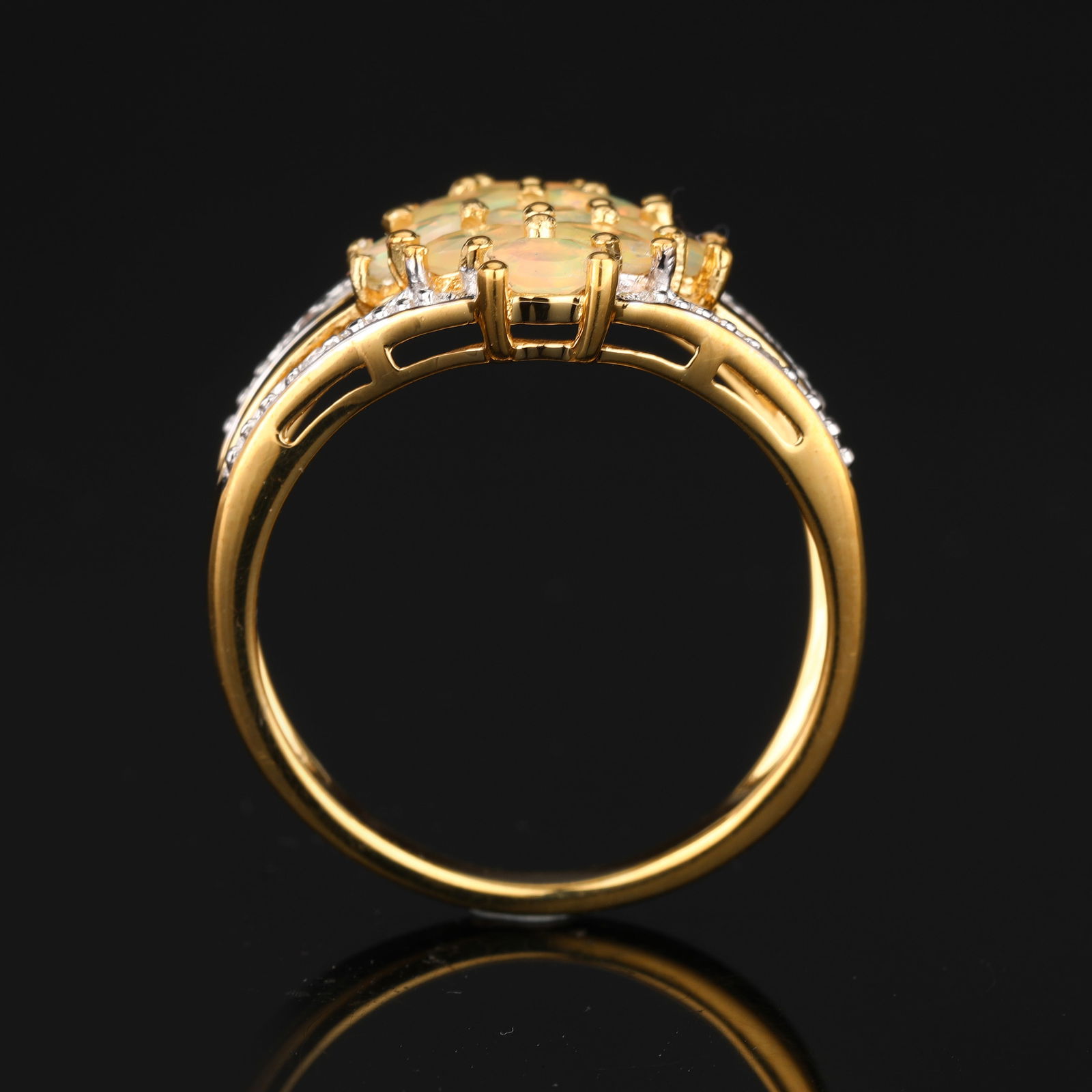 Ring: Ethiopian Opal Oval 4x3mm - 5