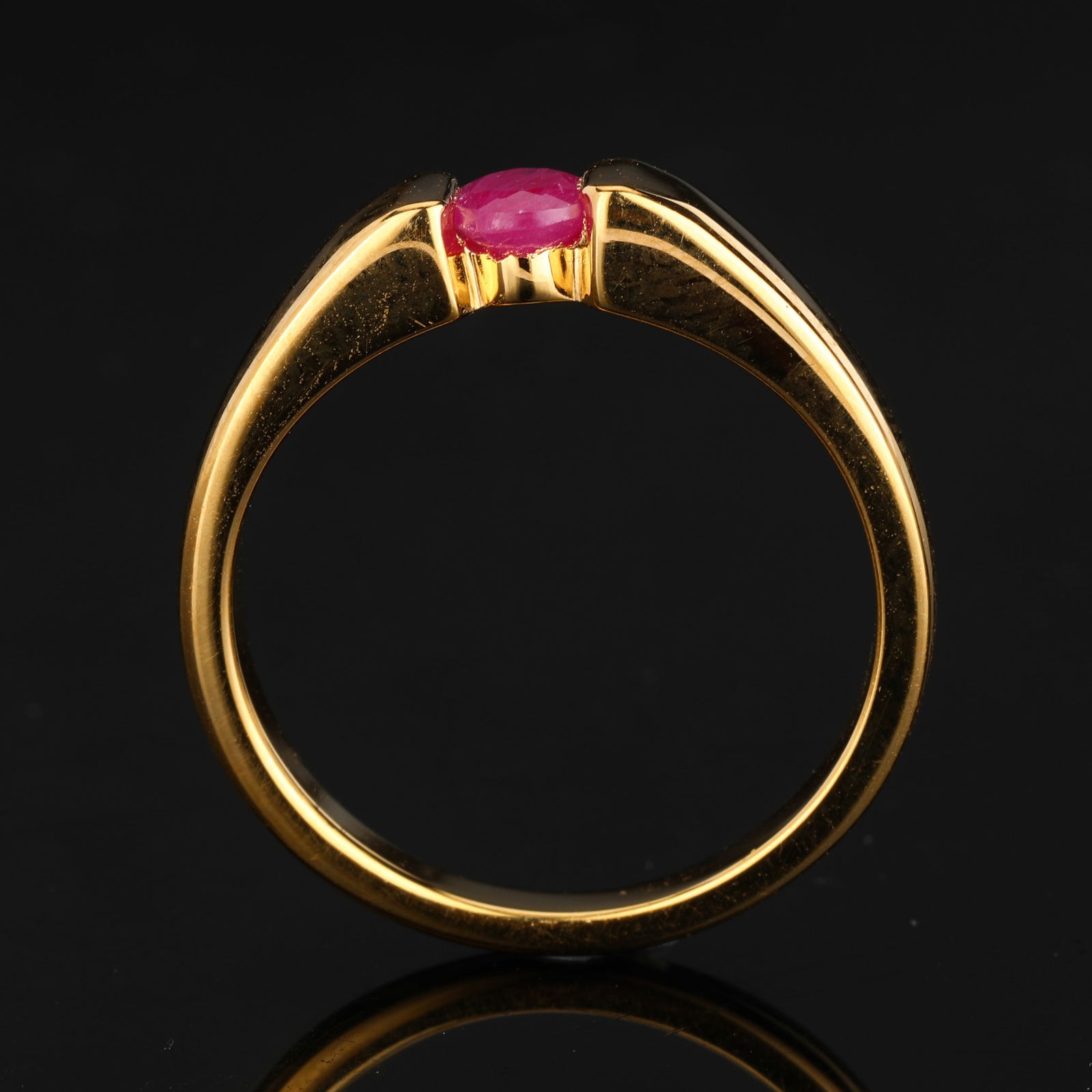 Ring: Bkk Ruby Round 4.00mm - 5