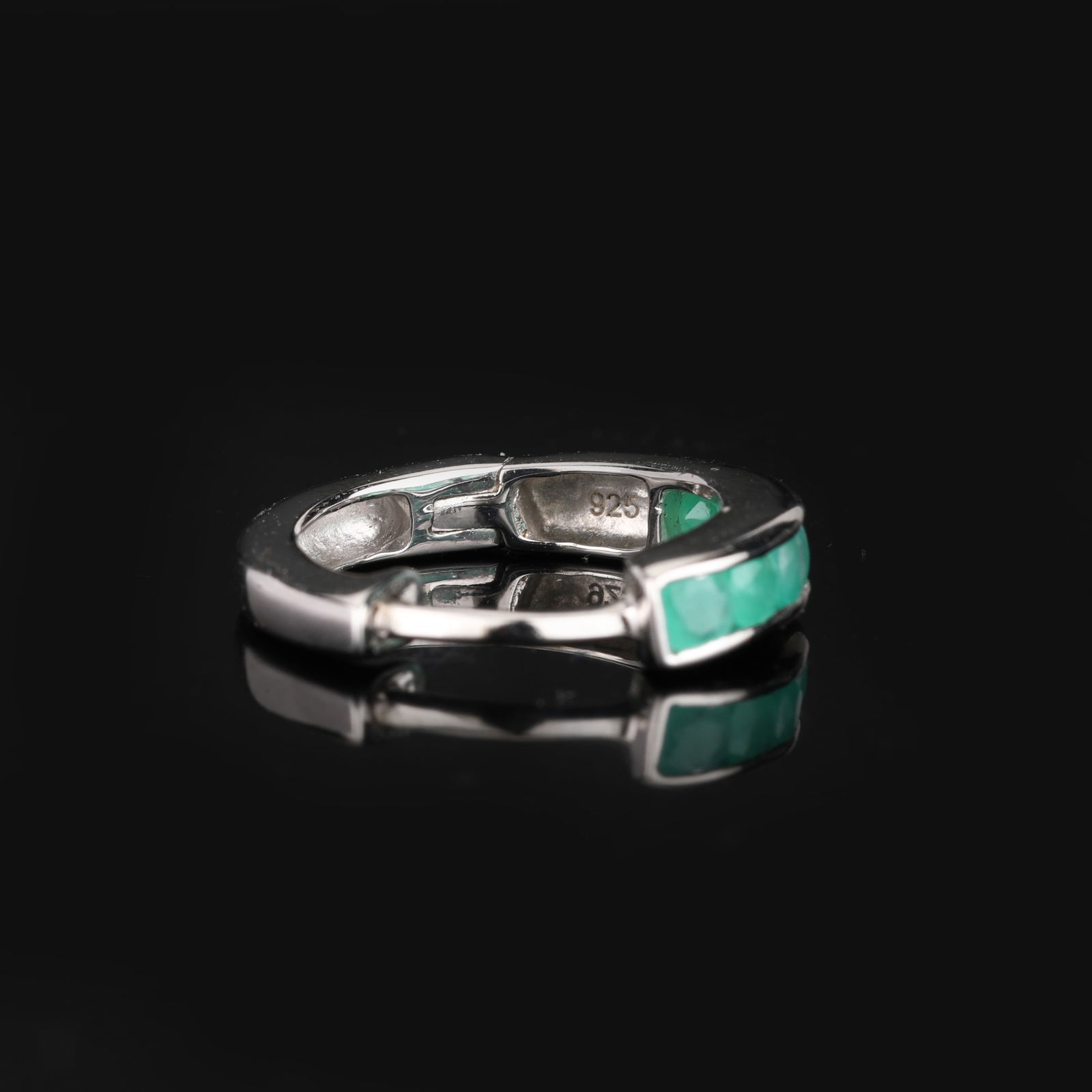 Ring: Sakota Emerald Round 2.50mm