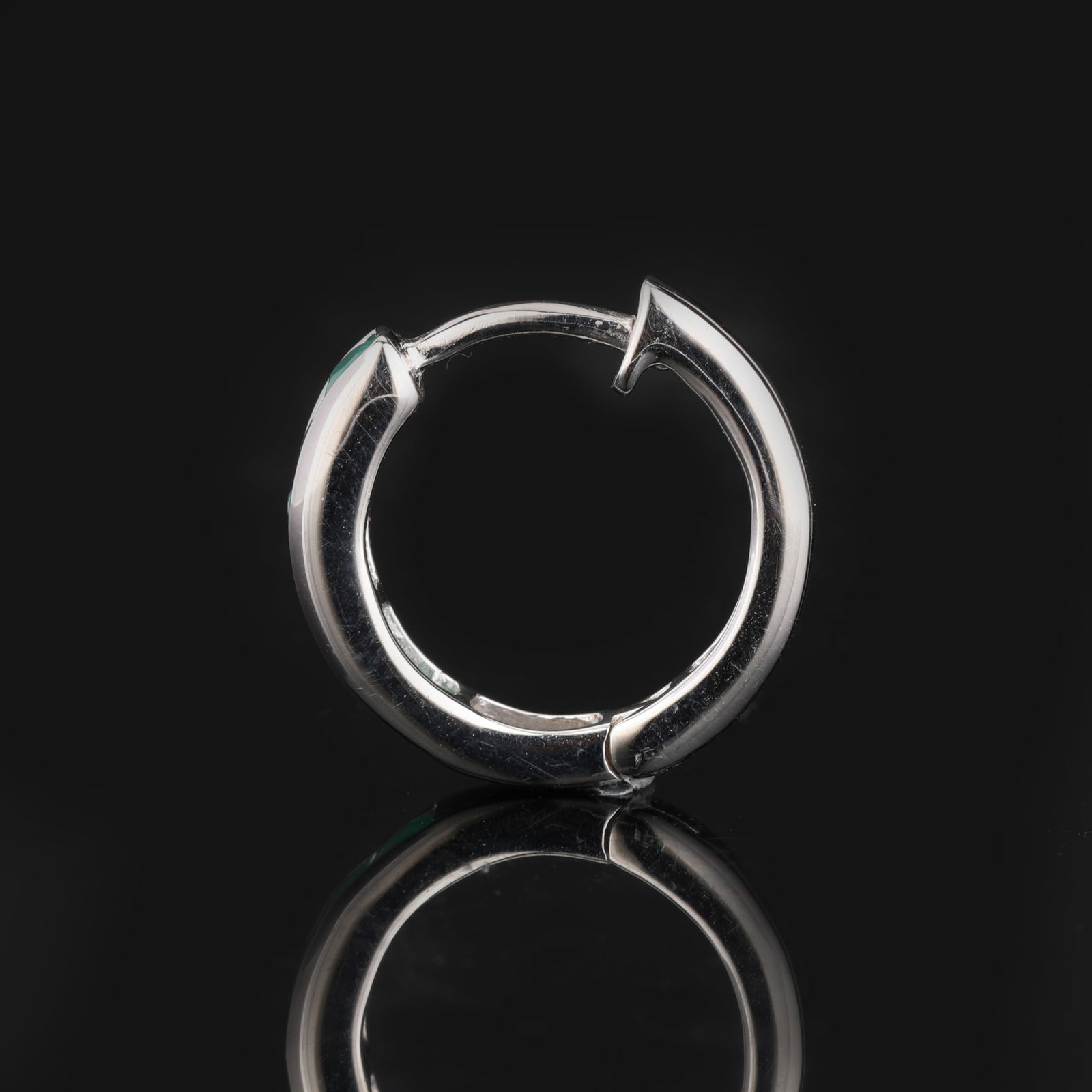 Ring: Sakota Emerald Round 2.50mm - 3