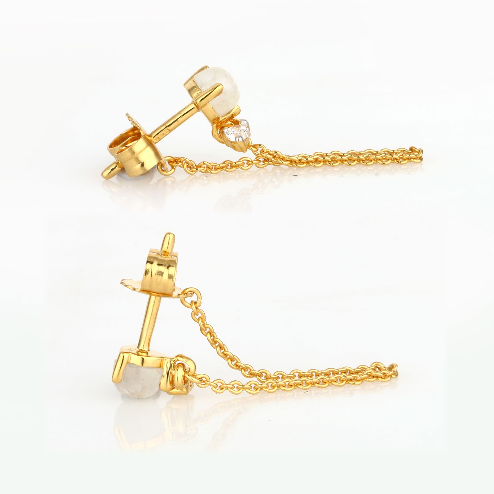 Ring: White Rainbow Moonstone CAB Round 4.00mm - 2