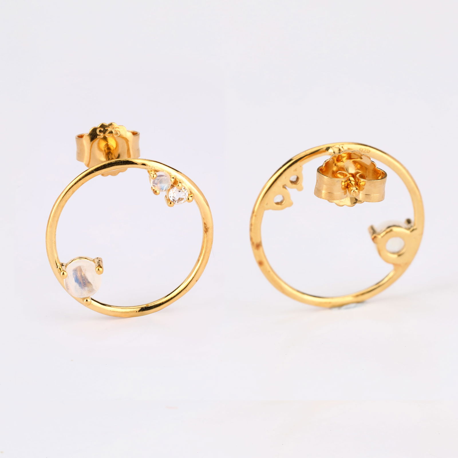 Ring: White Rainbow Moonstone CAB Round 4.00mm - 3