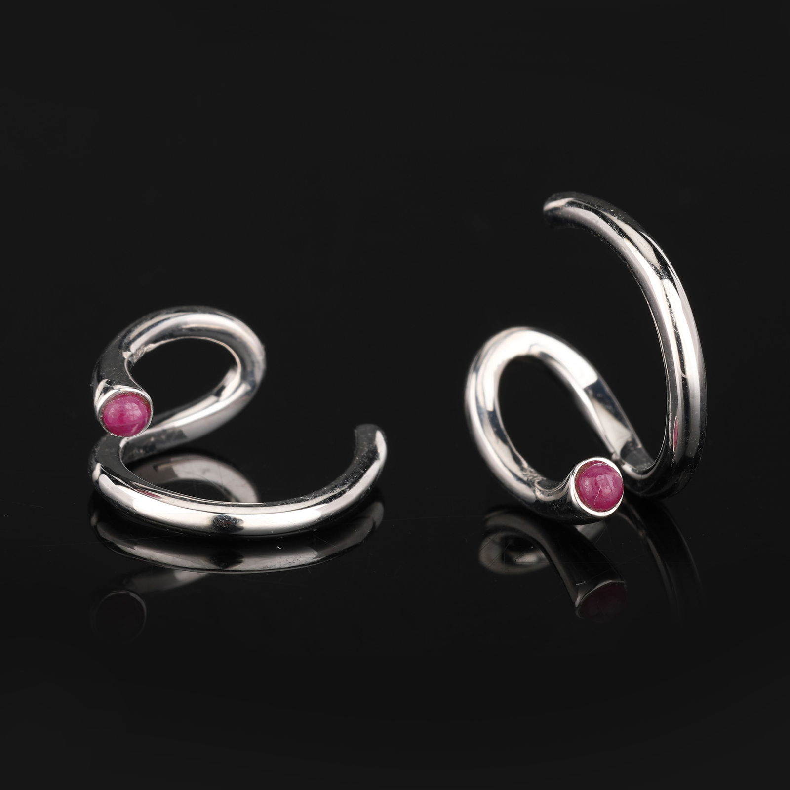 Ring: Indian Ruby CAB Round 2.00mm - 2