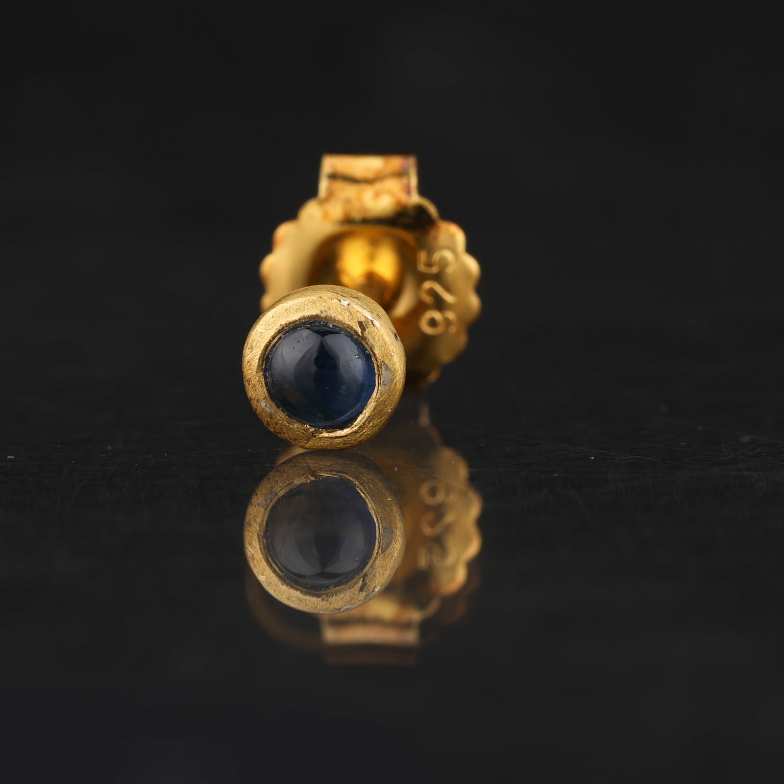Ring: Blue Sapphire CAB Round 3.00mm - 3
