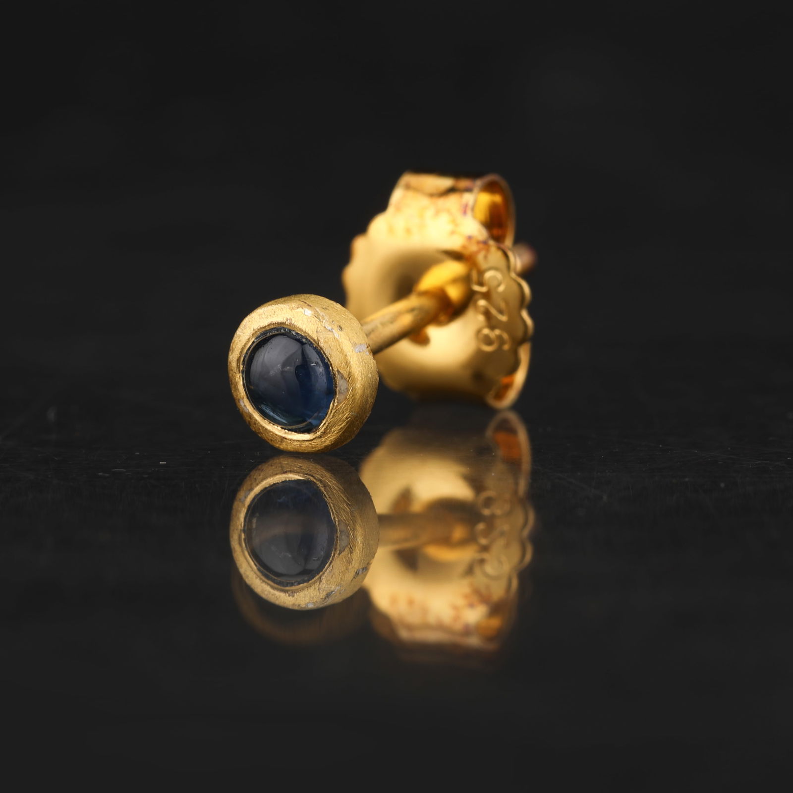 Ring: Blue Sapphire CAB Round 3.00mm - 4