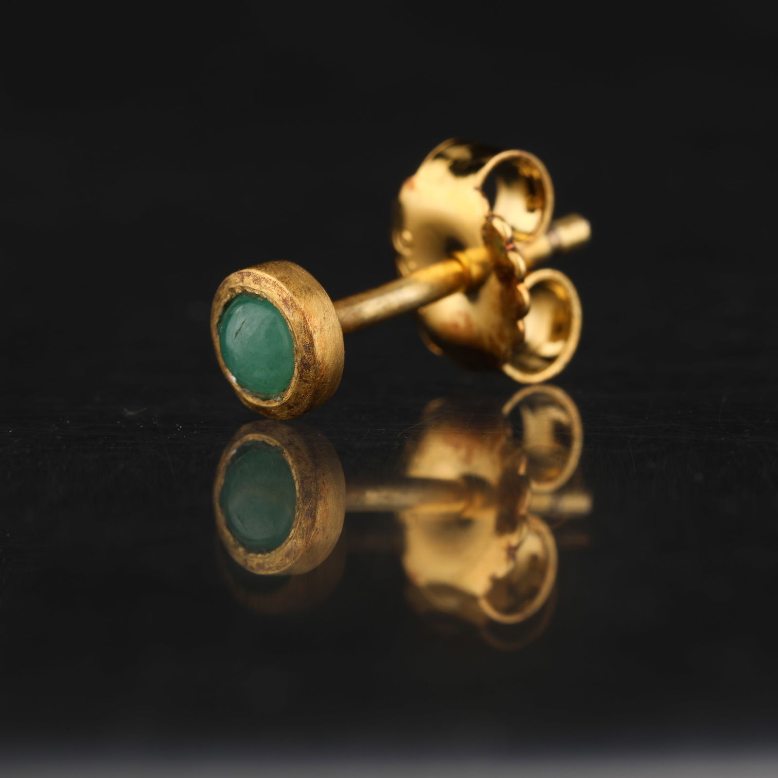 Ring: Sakota Emerald CAB Round 3.00mm