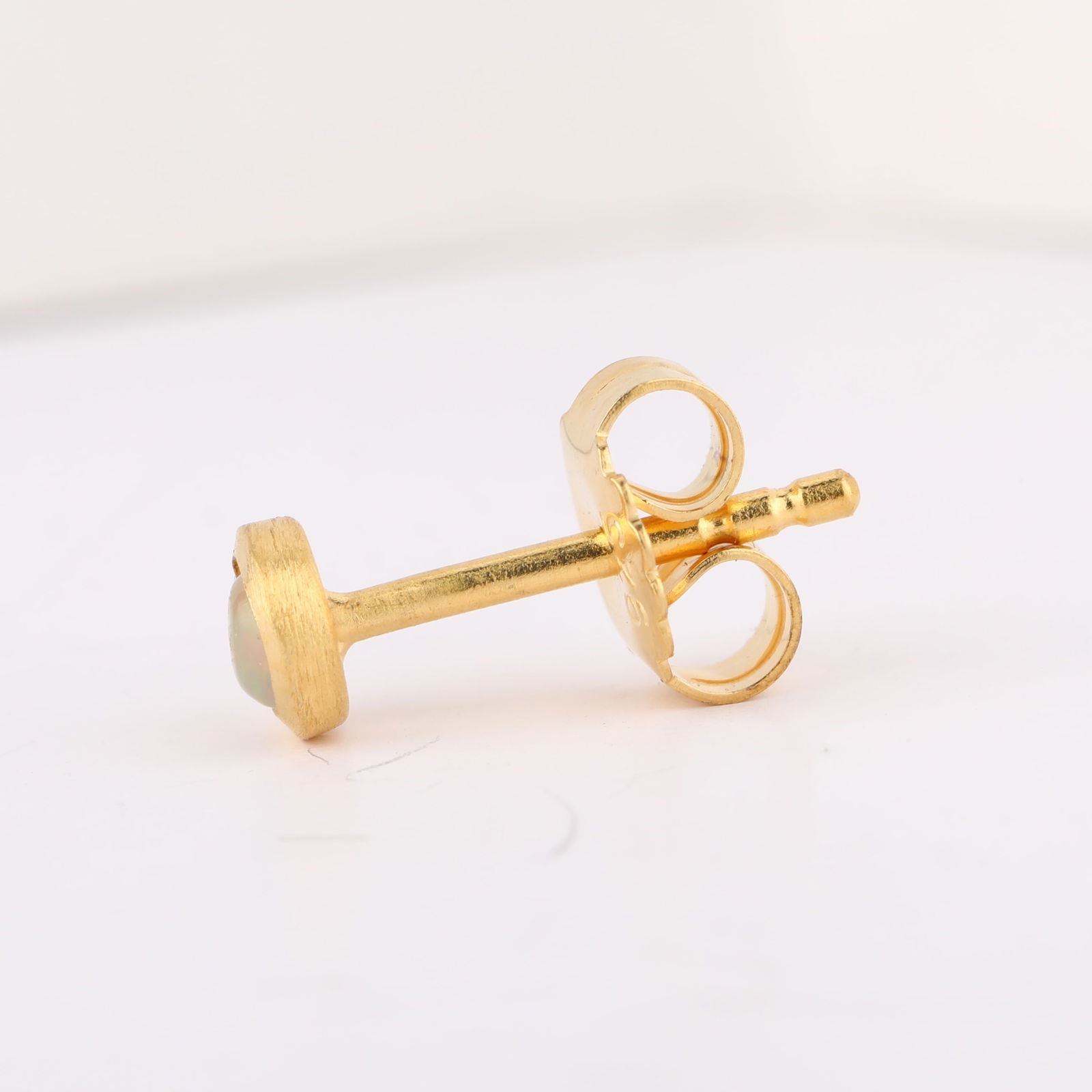 Ring: Ethiopian Opal CAB Round 3.00mm - 4