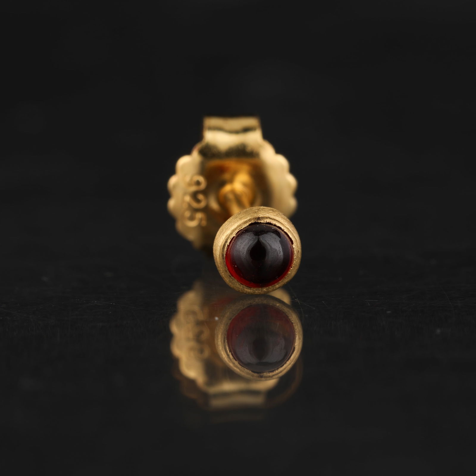 Ring: Garnet CAB Round 3.00mm - 2