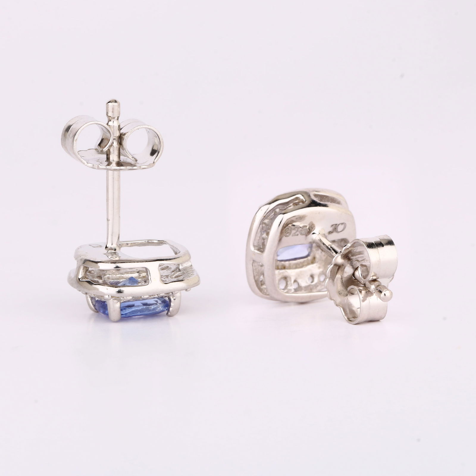 Ring: Lavender Tanzanite Cushion 5.00mm: No Reserve! Title: Ring: Lavender Tanzanite Cushion 5.00mm Description: Lavender Tanzanite Cushion 5.00mm - 2Pcs + White Topaz Round 1.00mm - 40Pcs ( Push Post ) Date/Period: After 2000 Materials: 925