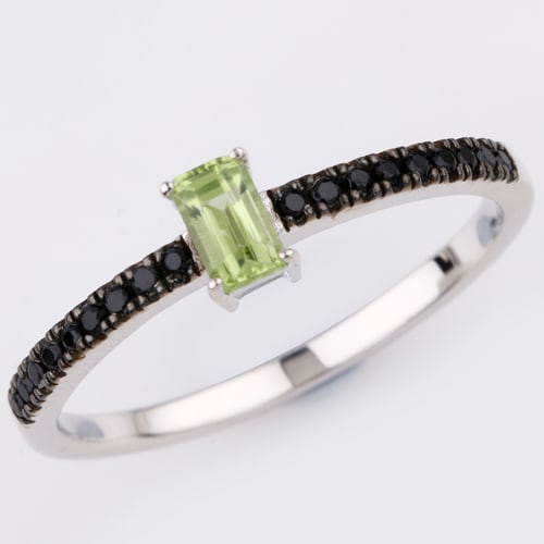 Ring: Peridot Octagon 5x3mm
