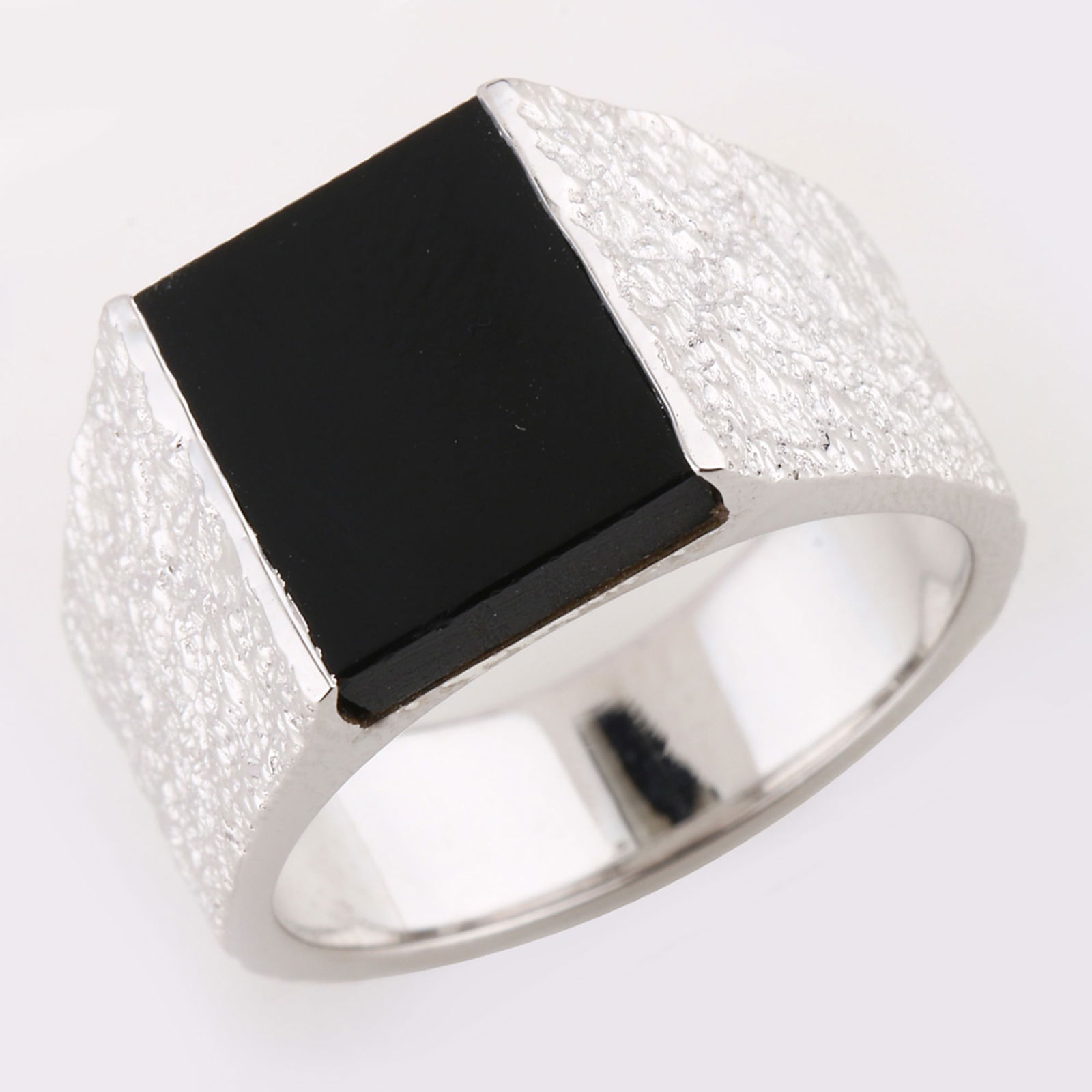 Ring: Black Onyx Flat Baguette 12x10mm: No Reserve! Title: Ring: Black Onyx Flat Baguette 12x10mm Description: Black Onyx Flat Baguette 12x10mm - 1Pcs Date/Period: After 2000 Materials: 925 Silver W/Rhodium Gross Weight: 7.51 Gem Weight: 3.