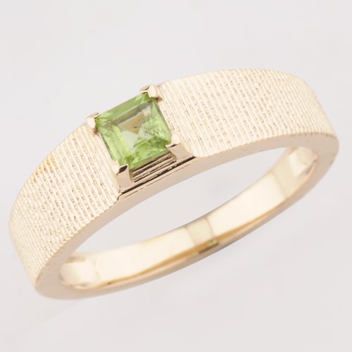 Ring: Peridot Square 4.00mm (1 of 1)