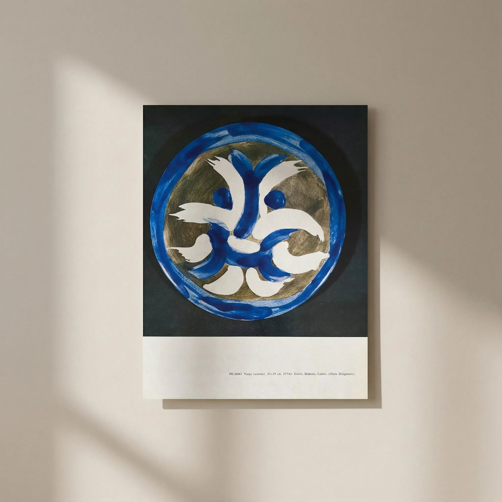 Picasso Visaye Assiete XXe Siecle 1963: Title: Picasso Visaye Assiete XXe Siecle 1963 Description: Artist: Pablo Picasso Country: Spain Title: Visaye - Assiette (after painting 1963} Medium: offset Paper Size: 12.25 x 9.50 inch Printed: 196