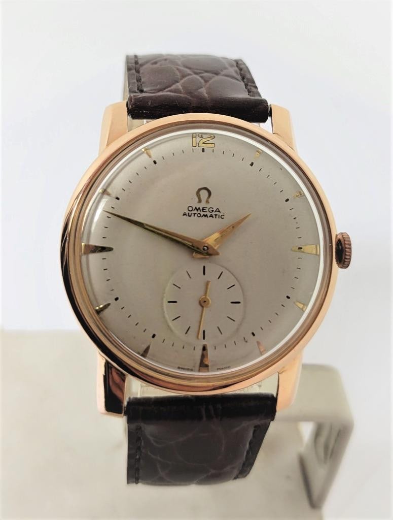 Vintage 18k Rose Gold OMEGA Automatic Watch c.1950 Cal.332* SERVICED* 36 mm: Vintage Solid 18k Rose Gold OMEGA Automatic Watch c.1950 Cal.332* Good​​* Serviced This Mens Omega watch is Swiss made. Great present for yourself or someone you love as well as for vintag