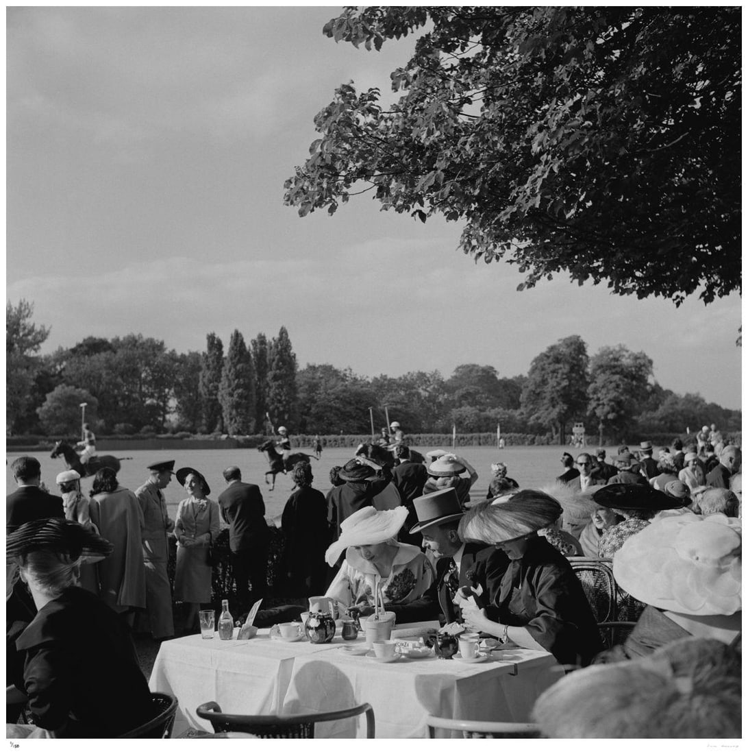 French Polo Crowd 1950 - Slim Aarons Estate Stamped: 1950 (printed later) - 7