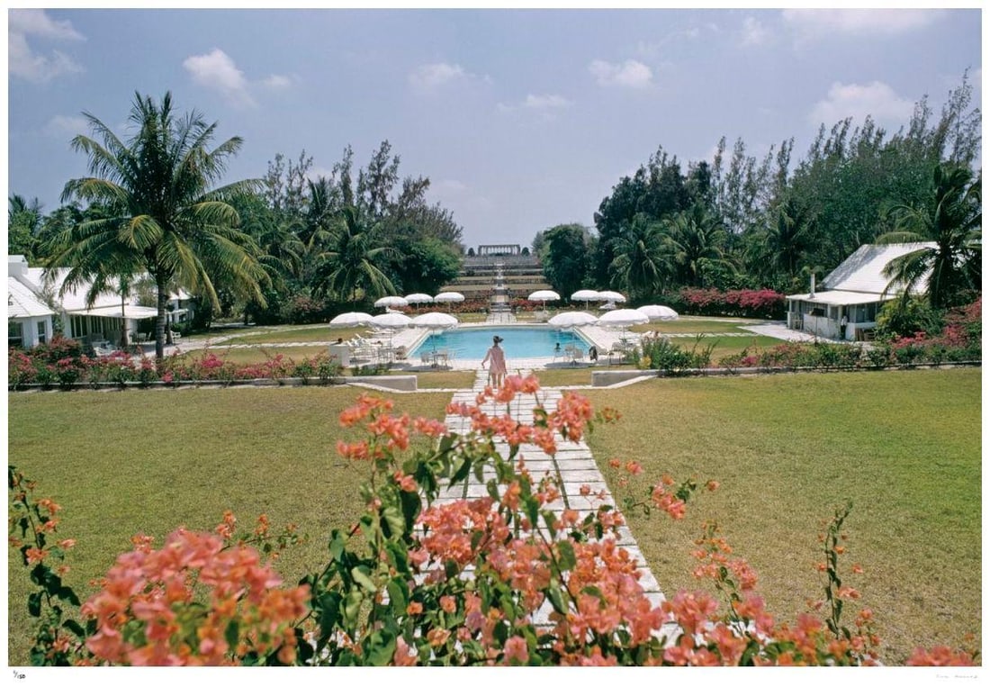 Paradise Island 1968 - Slim Aarons Estate Stamped: 1968 (printed later) - 17