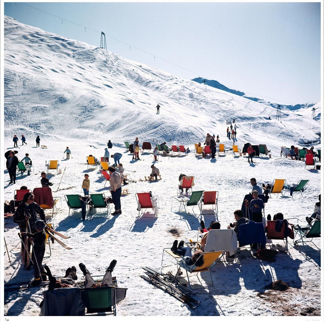 Skiers At Verbier 1964 - Slim Aarons Estate Stamped: 1964 (printed later) - 18