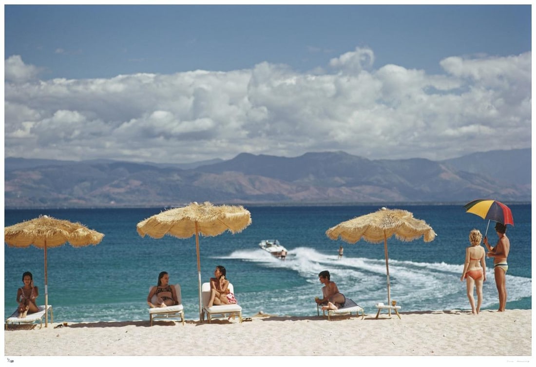 Private Island, Philippines 1973 - Slim Aarons Estate Stamped: 1973 (printed later) - 7