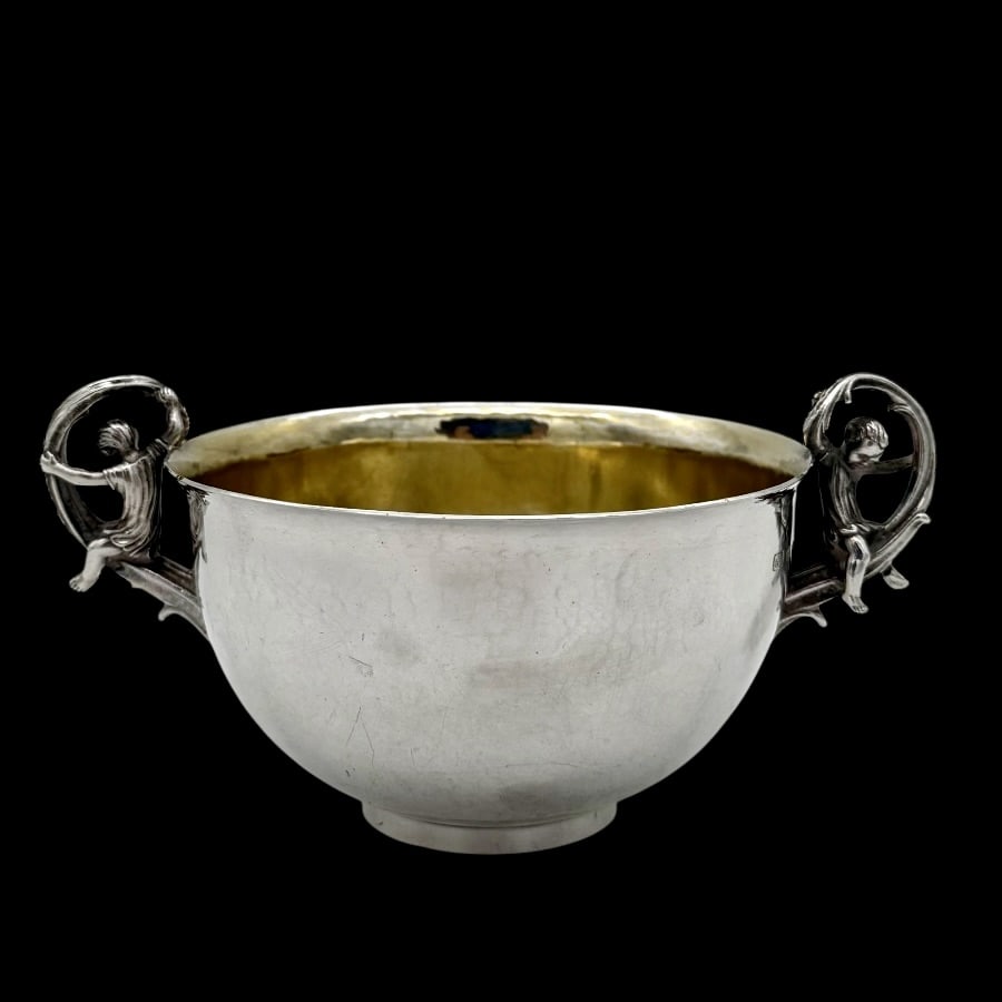 Mid 20th Century Modern Sterling Silver Bon Bon Dish London 1962 Leslie Gorden Durbin: Title:Mid 20th Century Modern Sterling Silver Bon Bon Dish London 1962 Leslie Gorden Durbin Description:Description Highly collectable designer small bowl/bon bon dish formed with an elegant hammered