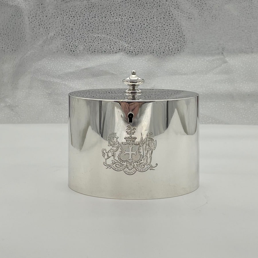 19th Century Antique Victorian Sterling Silver Tea Caddy London 1889 James Garrard: Title:19th Century Antique Victorian Sterling Silver Tea Caddy London 1889 James Garrard Description:Description A very fine plain formed Victorian silver oval tea caddy designed with an elegant flush