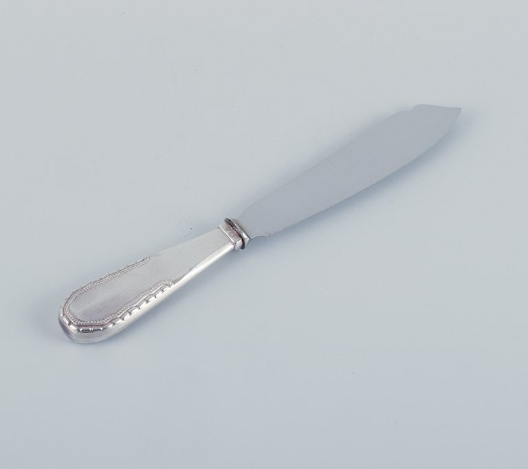 Georg Jensen, Viking, cake knife in 830 silver. Stainless steel blade.: Title:Georg Jensen, Viking, cake knife in 830 silver. Stainless steel blade. Description:Georg Jensen, Viking, cake knife in 830 silver. Stainless steel blade. Stamped with 1915-1932 hallmark. In exce