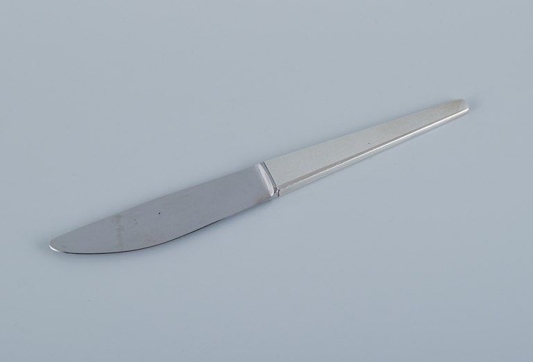 Georg Jensen, Caravel, dinner knife in sterling silver. Blade in stainless steel.: Title:Georg Jensen, Caravel, dinner knife in sterling silver. Blade in stainless steel. Description:Georg Jensen, Caravel, dinner knife in sterling silver. Blade in stainless steel. Modernist and slee