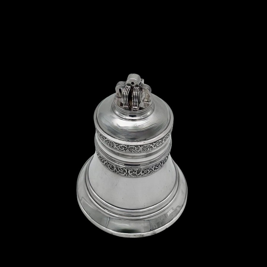 19th Century Antique Victorian Silverplate Biscuit Box Circa 1900 Martin Hall & Co: Title:19th Century Antique Victorian Silverplate Biscuit Box Circa 1900 Martin Hall & Co Description:Description Large Victorian silverplate bell shaped biscuit box designed with two beautiful scrolli