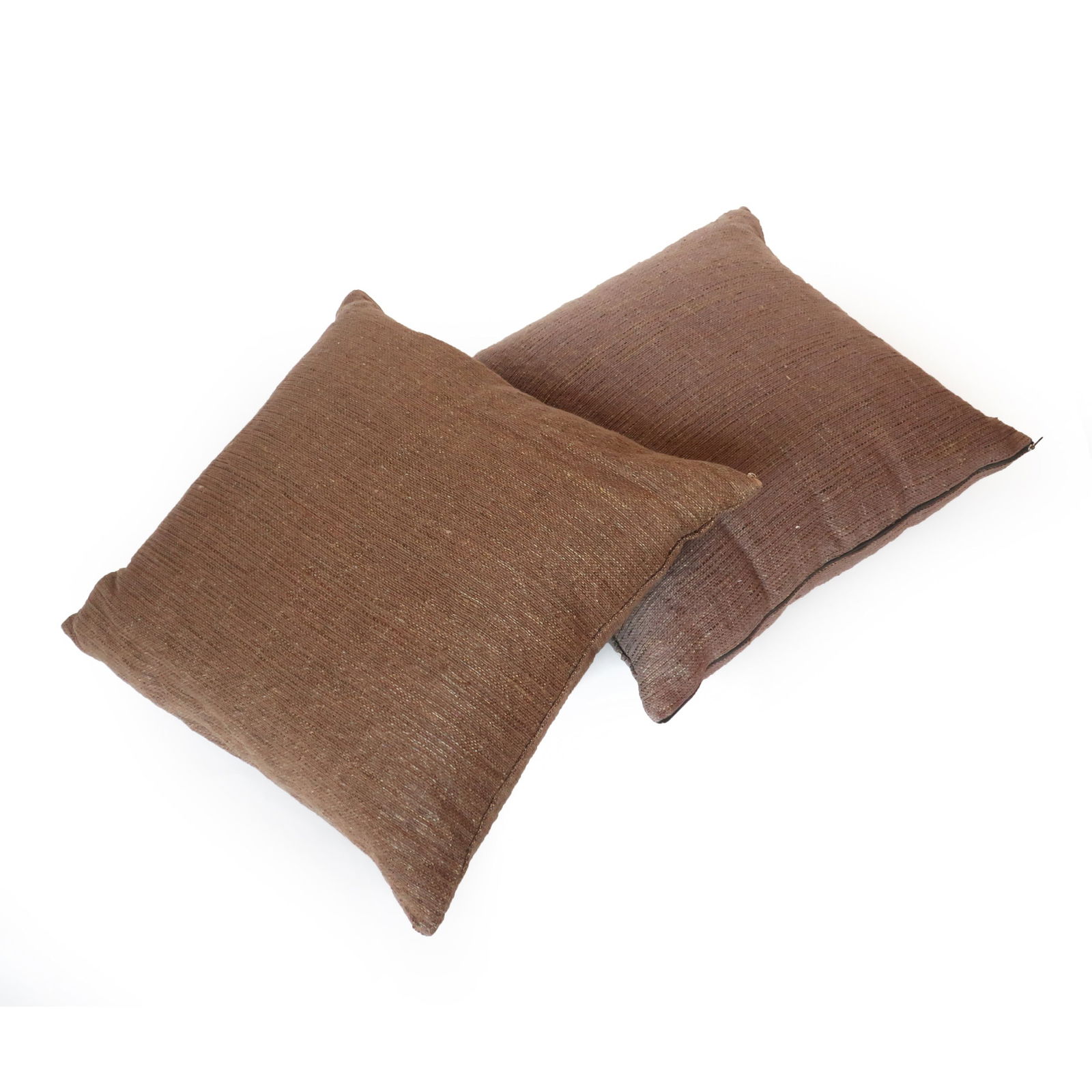 Pair of Arcade Avec Throw Pillow Cushions: A lovely pair of silk and cotton throw pillows by Avec Arcade and made in Italy. While both are variations of brown, one's tag says "glasse - brown" and the other is "tabacco" (sic). The tobacco color