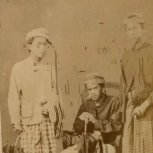 Antique CDV Photographs Asian Men Portrait - 4