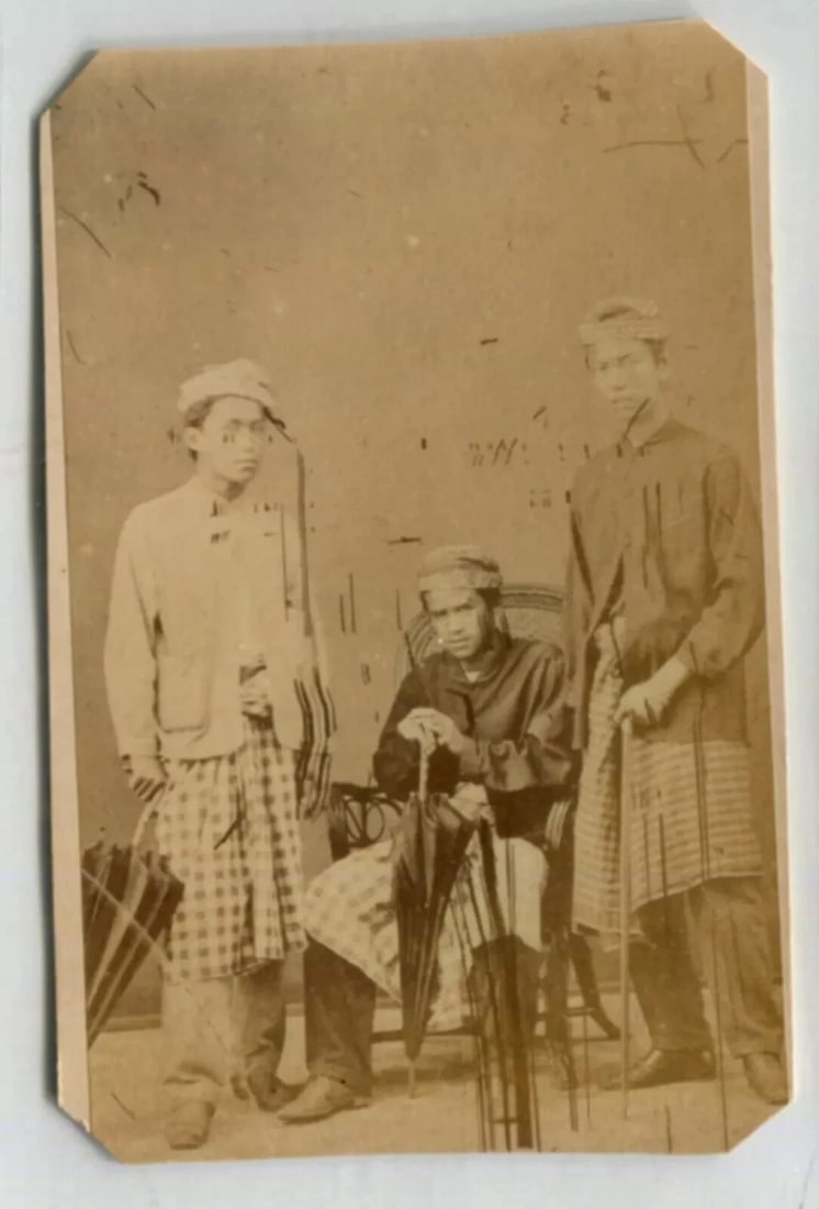Antique CDV Photographs Asian Men Portrait - 7