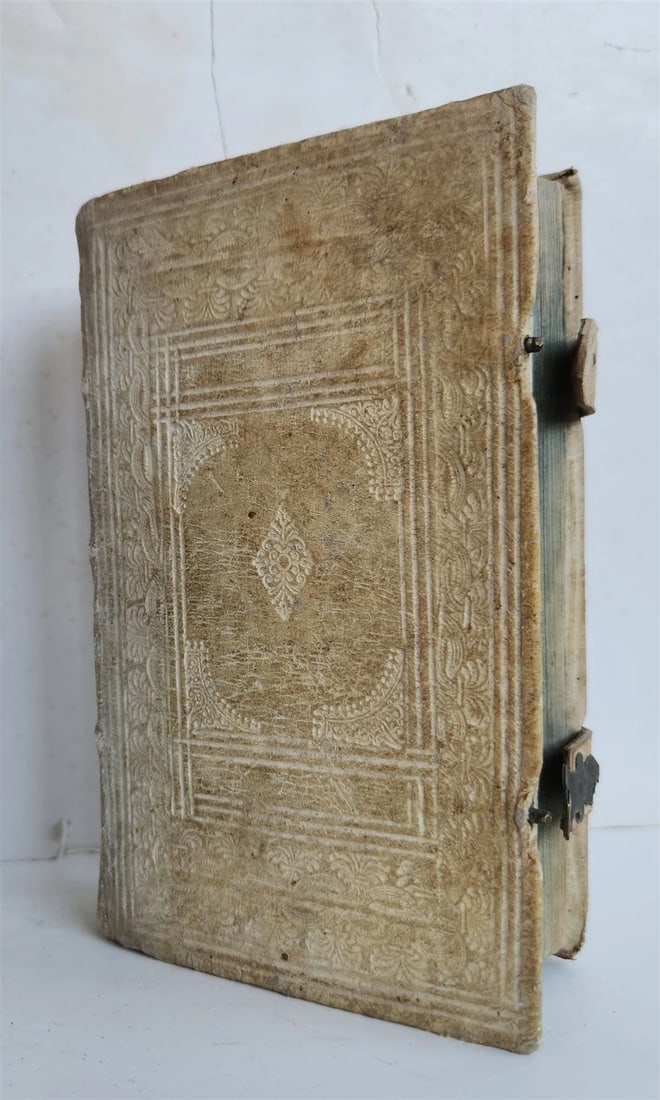 1730 Bibliotheca rhetorum in LATIN antique DECORATIVE PIGSKIN over WOOD BINDING: Bibliotheca rhetorum partis primae quae oratoriam facultatem complectitur, in quo orationes sacrae, & panegyricae. Munich, Typis mariae Magdalenae Riedlin ; 1730. 3 leaves, 498 pp., 2 leaves. -Cf. Joc