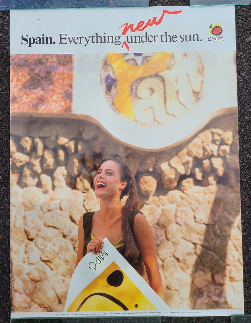 1970s SPAIN TRAVEL POSTER vintage 24.5 by 33": Size 24.5 by 33" GOOD CONDITION, MINOR WE
