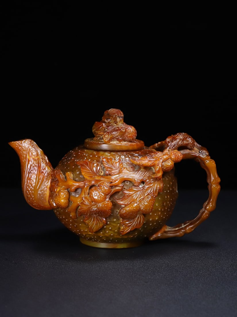 Old Hand Crved Ox Horn Litchi Teapot: Title: Old Hand Crved Ox Horn Litchi Teapot Date/Period: After1900 Origin: Chinese Dimension: 160x240(mm) 6.30x9.45(inches) Weight 3.09 lbs/1400g Materials: Ox Horn Reserve: $1,199.00 Shipping: D