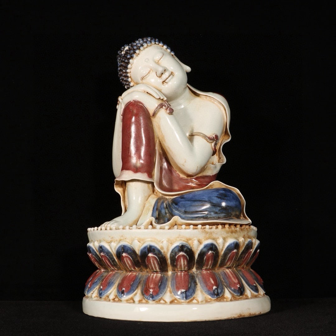 Old Chinese Red Under the Glaze Porcelain Buddha Statue: Title: Old Chinese Red Under the Glaze Porcelain Buddha Statue Date/Period: After1900 Origin: Chinese Dimension: 330x210mm) 12.99x8.27(inches) Materials: Porcelain Reserve: $799.00 Shipping: Domesti
